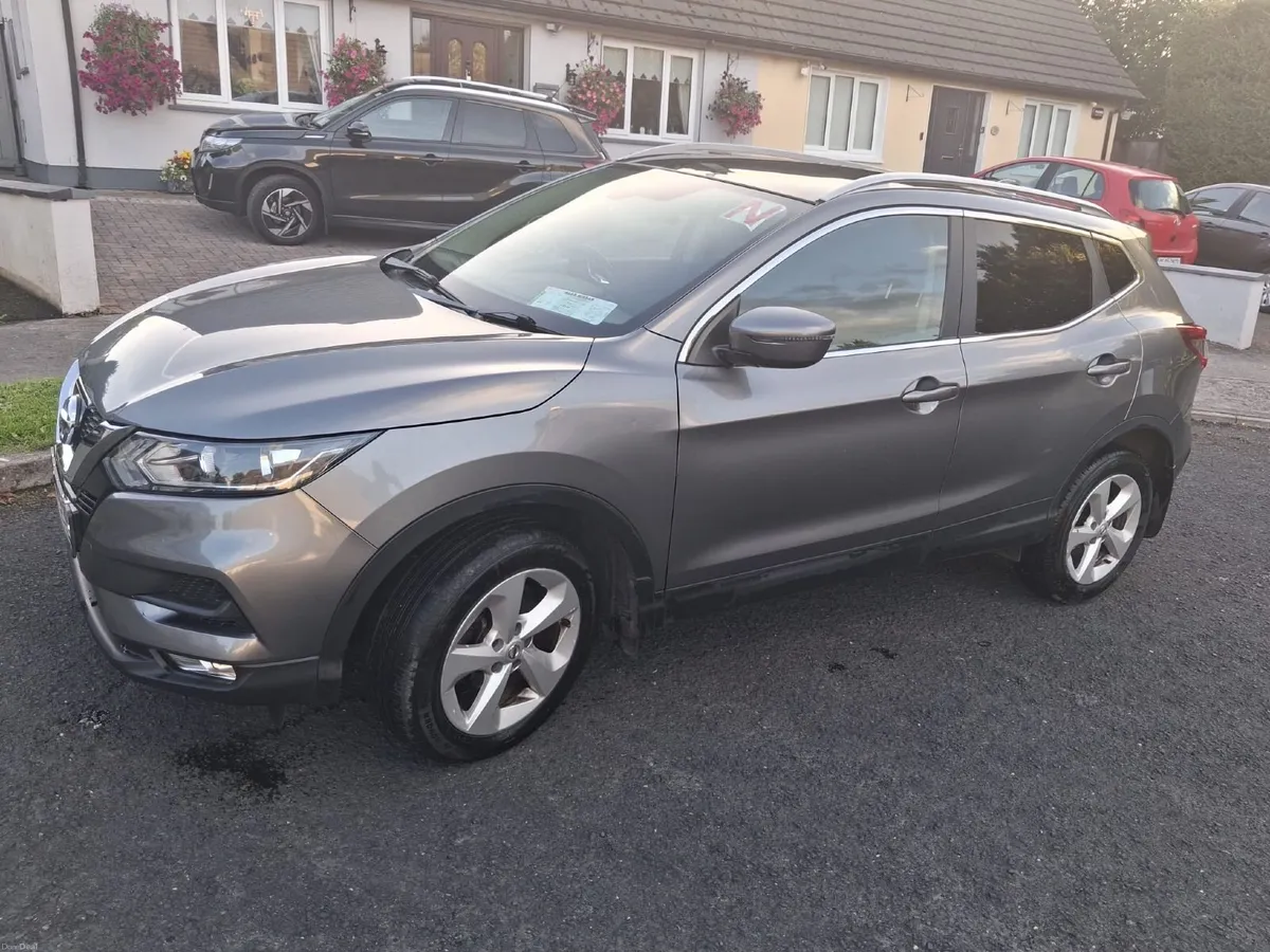 Nissan Qashqai 2018 inc Sunroof Grt condition - Image 3