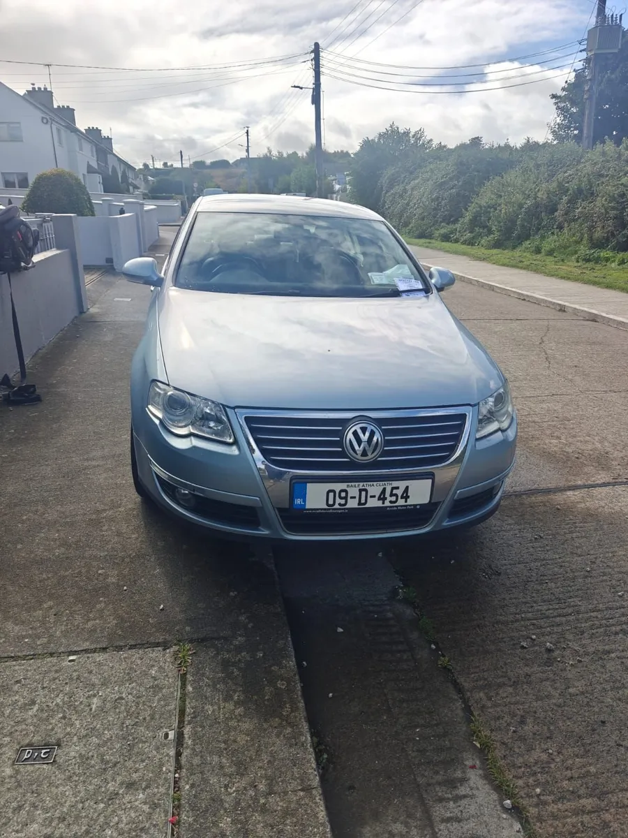 Volkswagen Passat 2009 - Image 1
