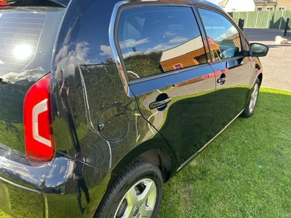 Volkswagen up! 2014 - Image 3