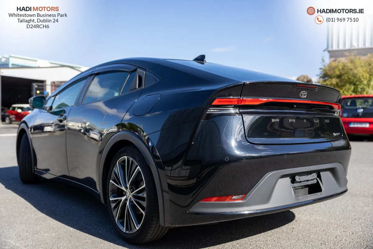 TOYOTA PRIUS 2.0 HYBRID 2023 BLACK - 22,121KM - Image 5