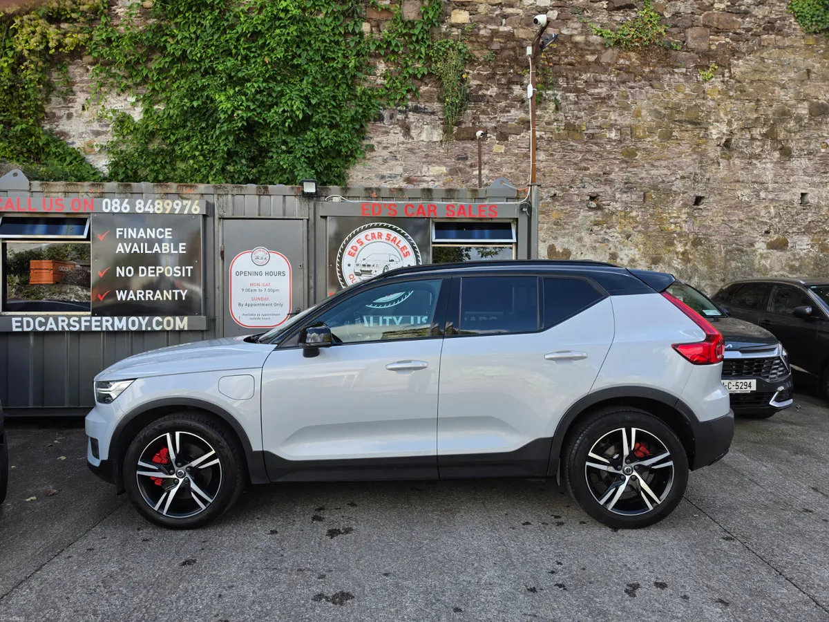 Volvo XC40 T5 R-Design Recharge 262 Bhp 2020 (202) - Image 6