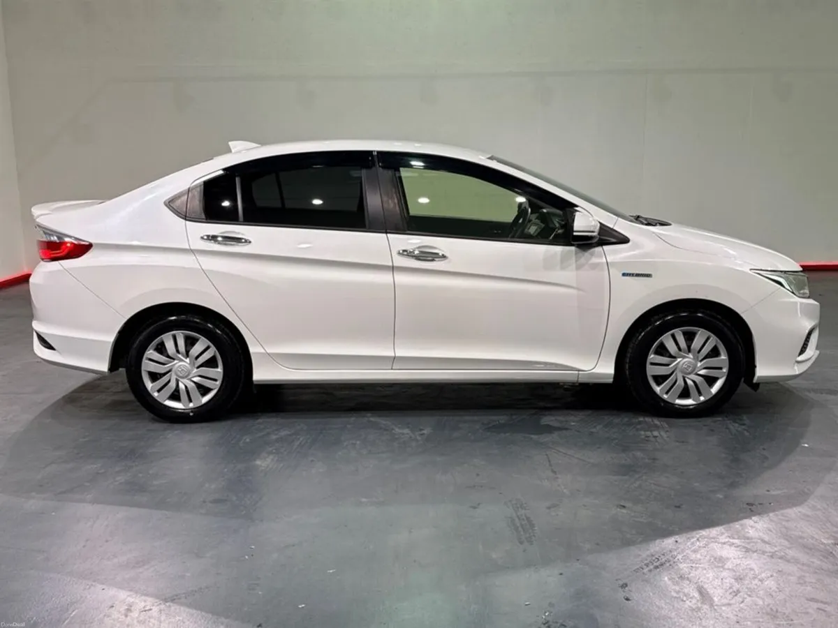 Honda Grace 1.5 HYBRID AUTOMATIC - REVERSE CAMERA - Image 2