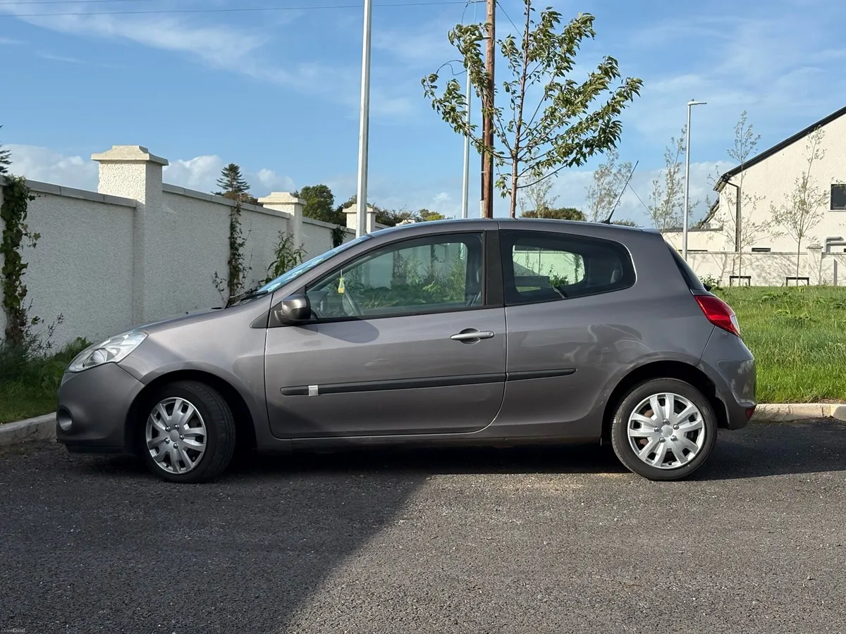 Renault Clio 1.1 Petrol - Image 3