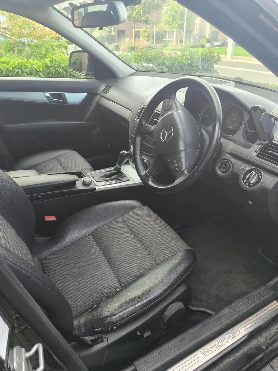 Mercedes-Benz C-Class 2007 - Image 4