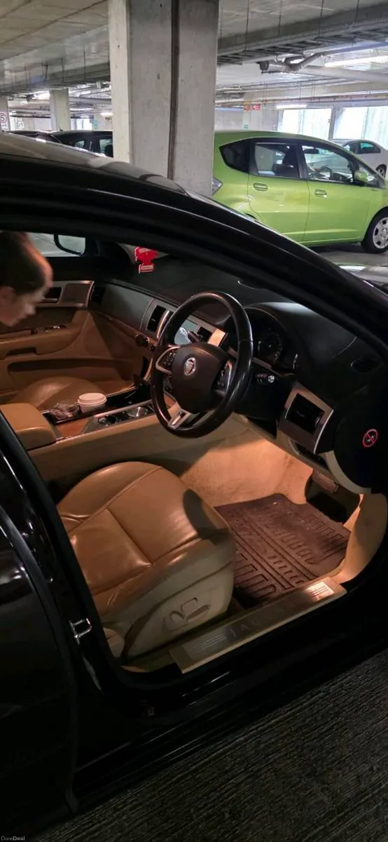 JAGUAR XF 2.2 - Image 5