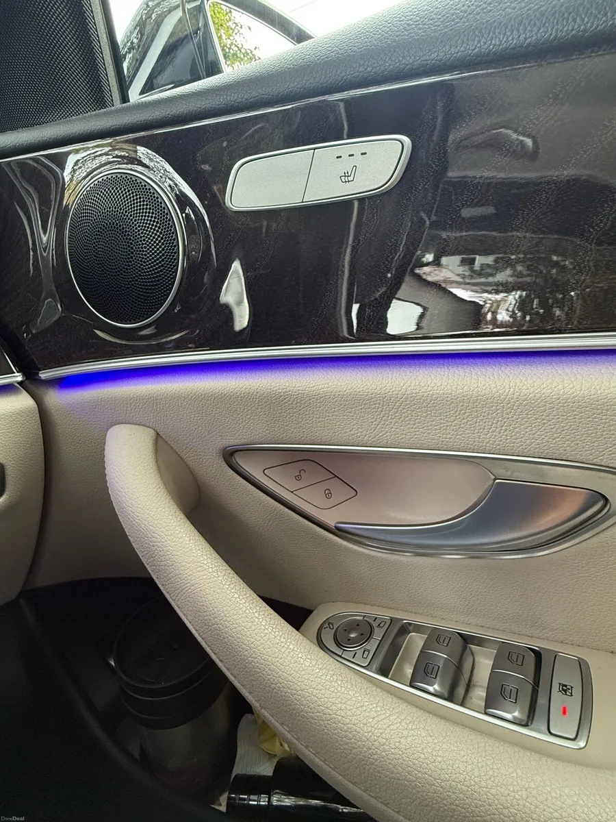 Car - Image 3