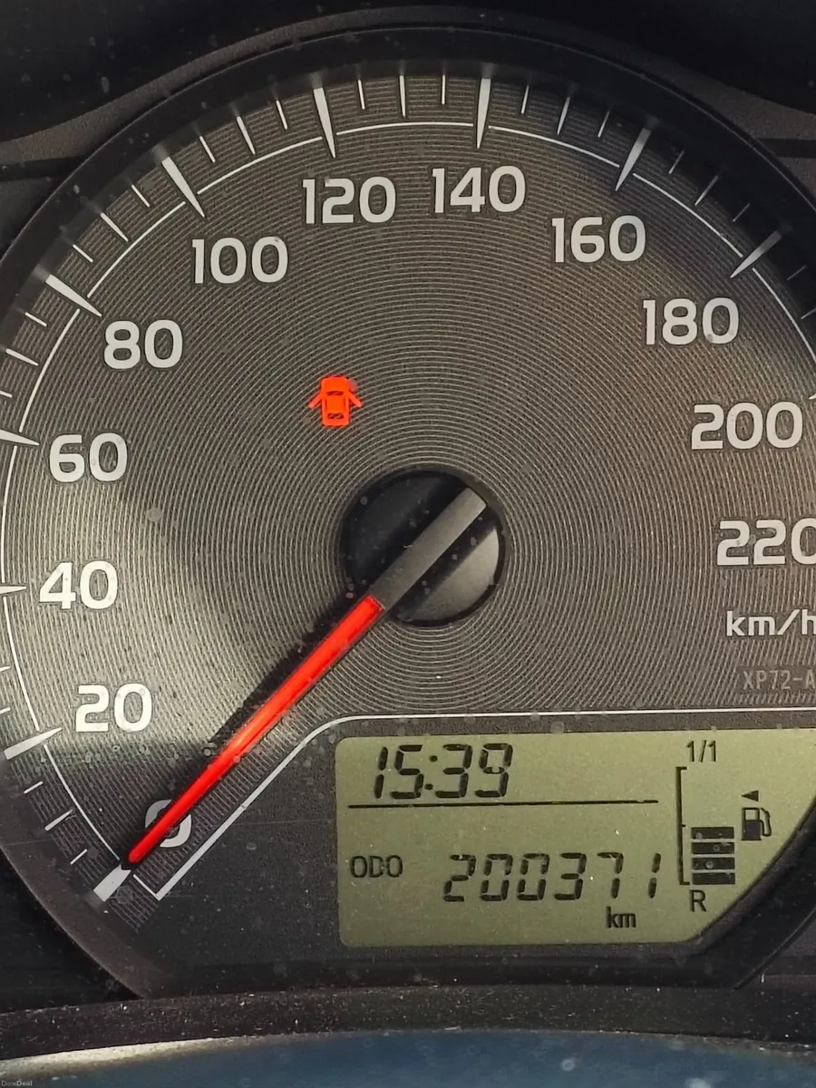 Toyota Yaris 2012 - Image 2