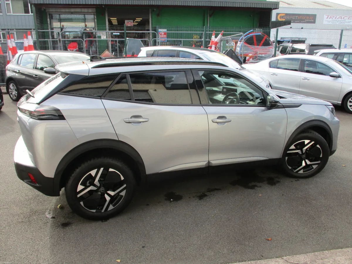 Peugeot 2008 ALLURE 1.2 petrol 2024 - Image 4