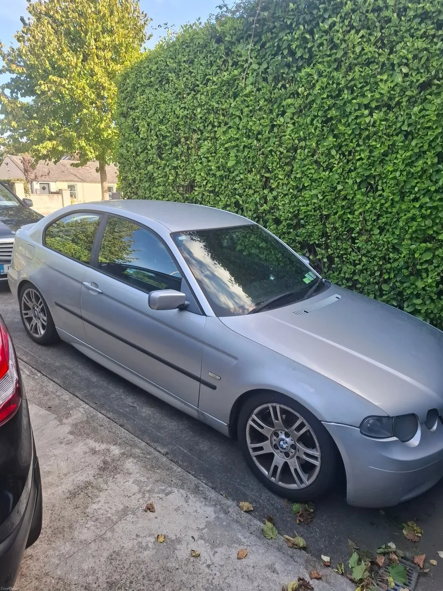 BMW 3-Series 2003 - Image 1