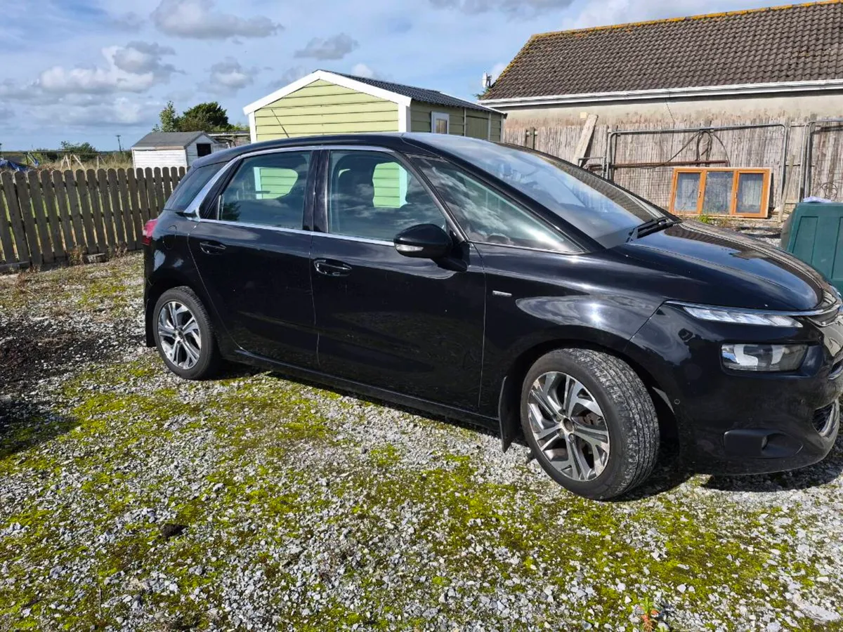 Car - Image 1