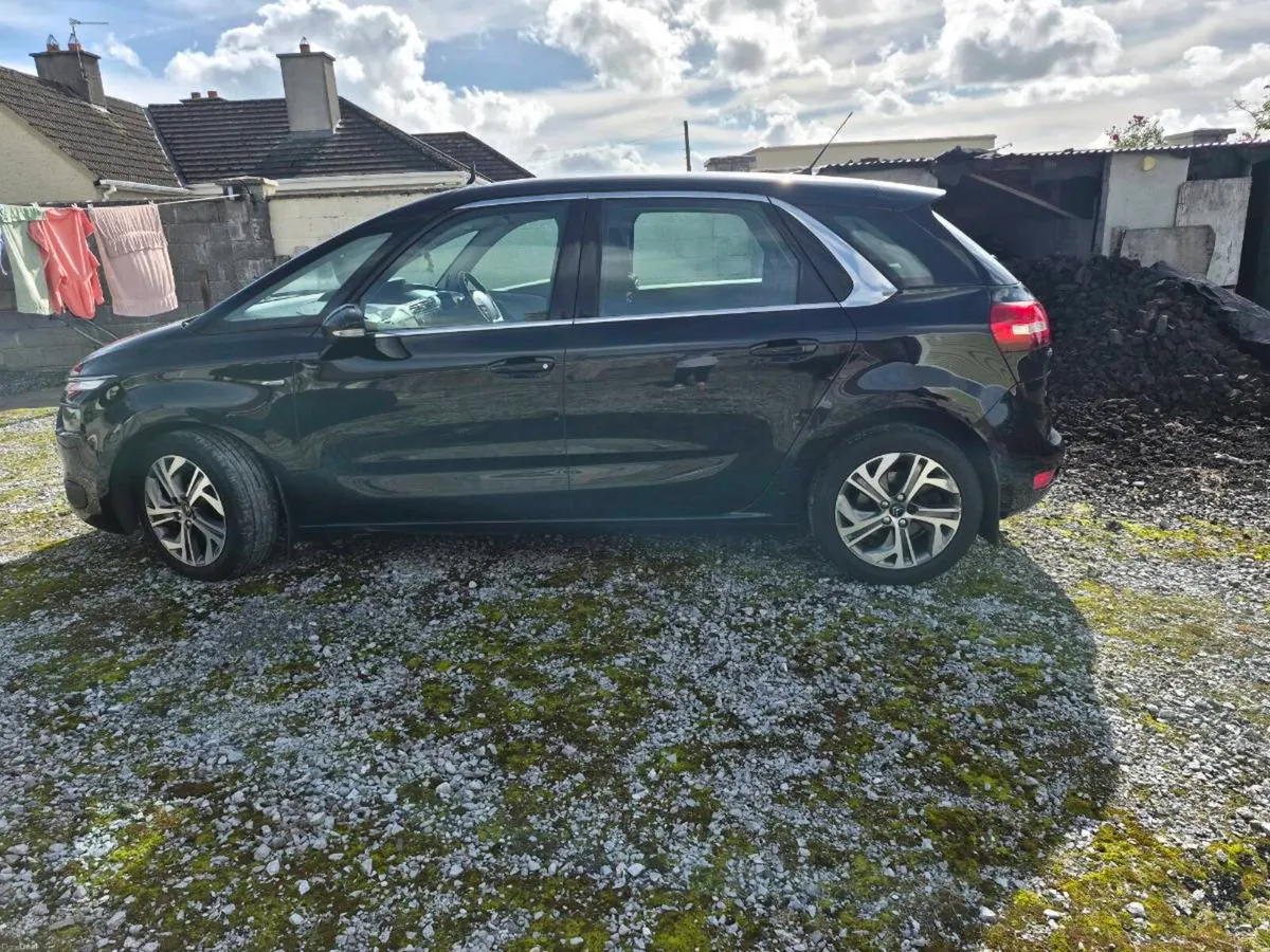 Car - Image 3