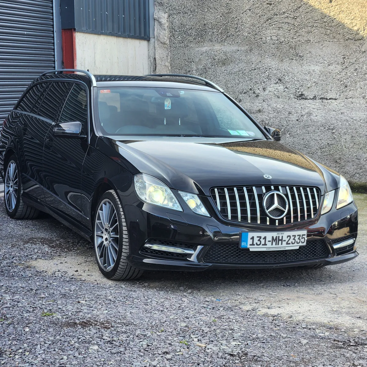 131 Mercedes-Benz E-220CDI AMG - Image 2