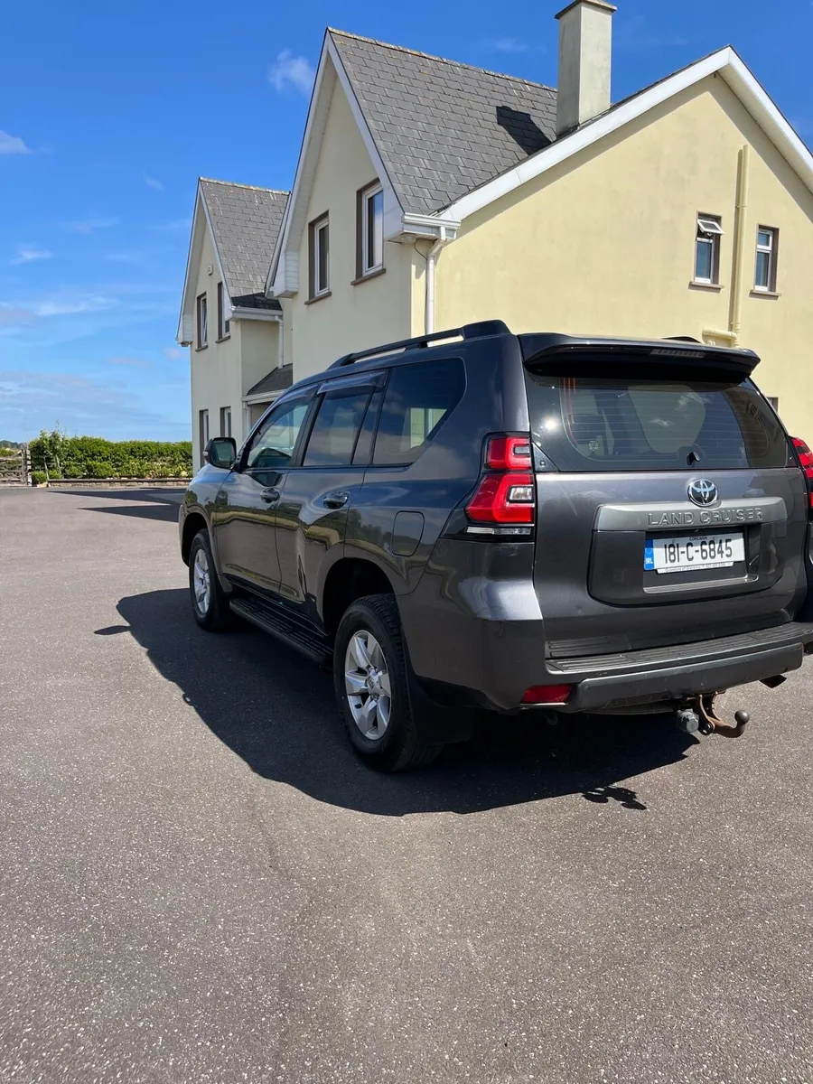 Business Class Land Cruiser - Image 4