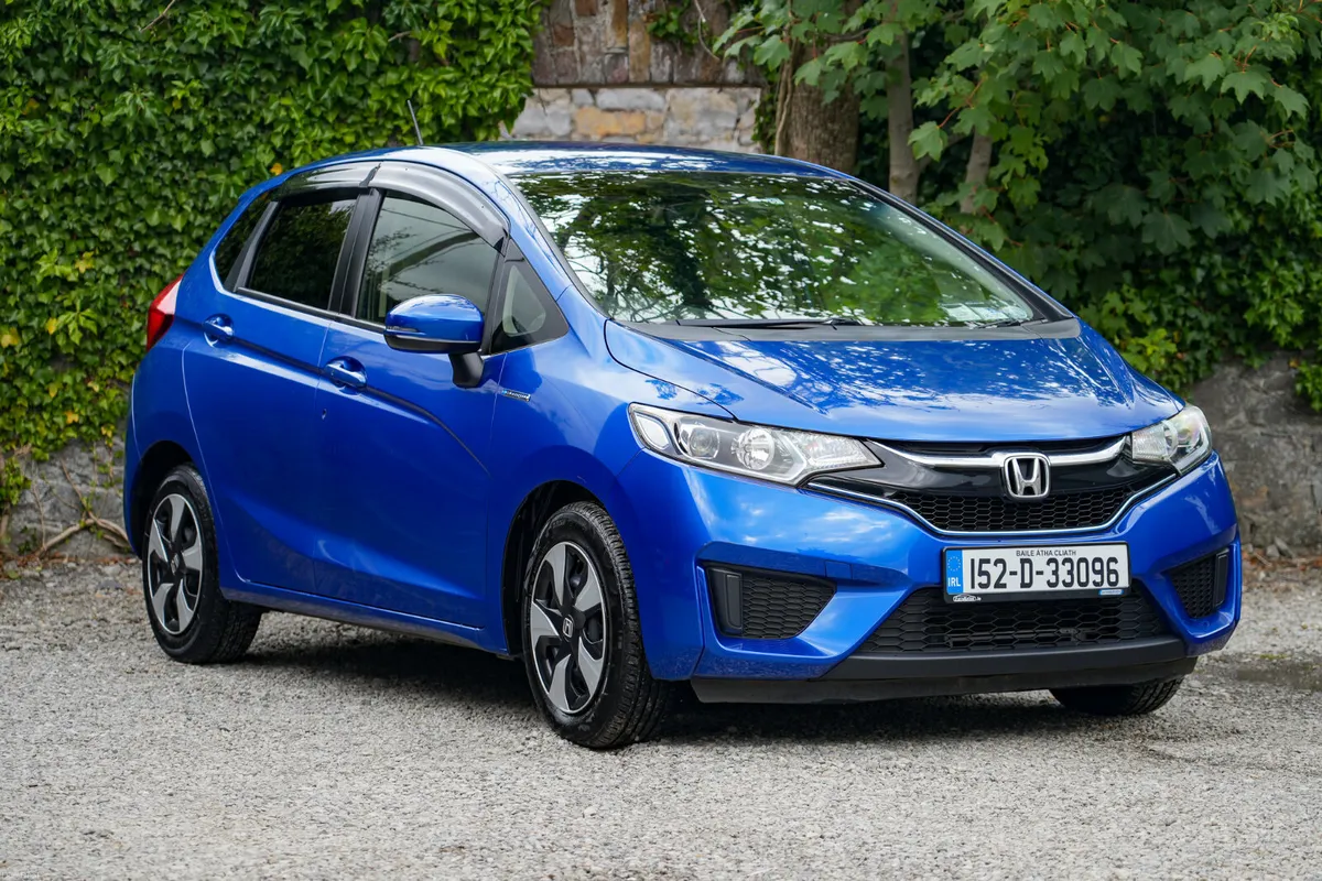2015 Honda Fit 1.5 Petrol HYBRID 5DR AUTO - Image 1