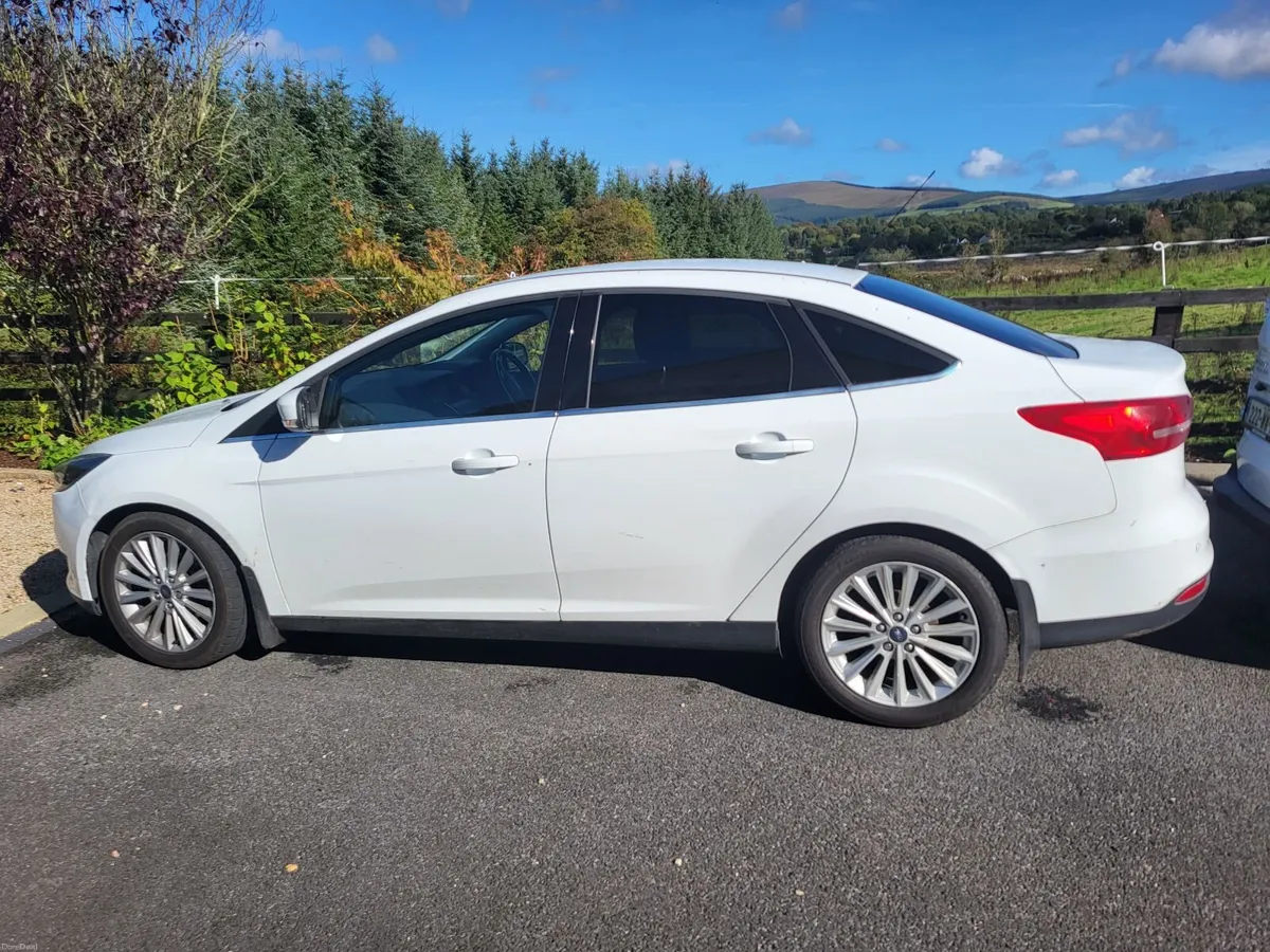 Ford Focus 2015 - Image 2