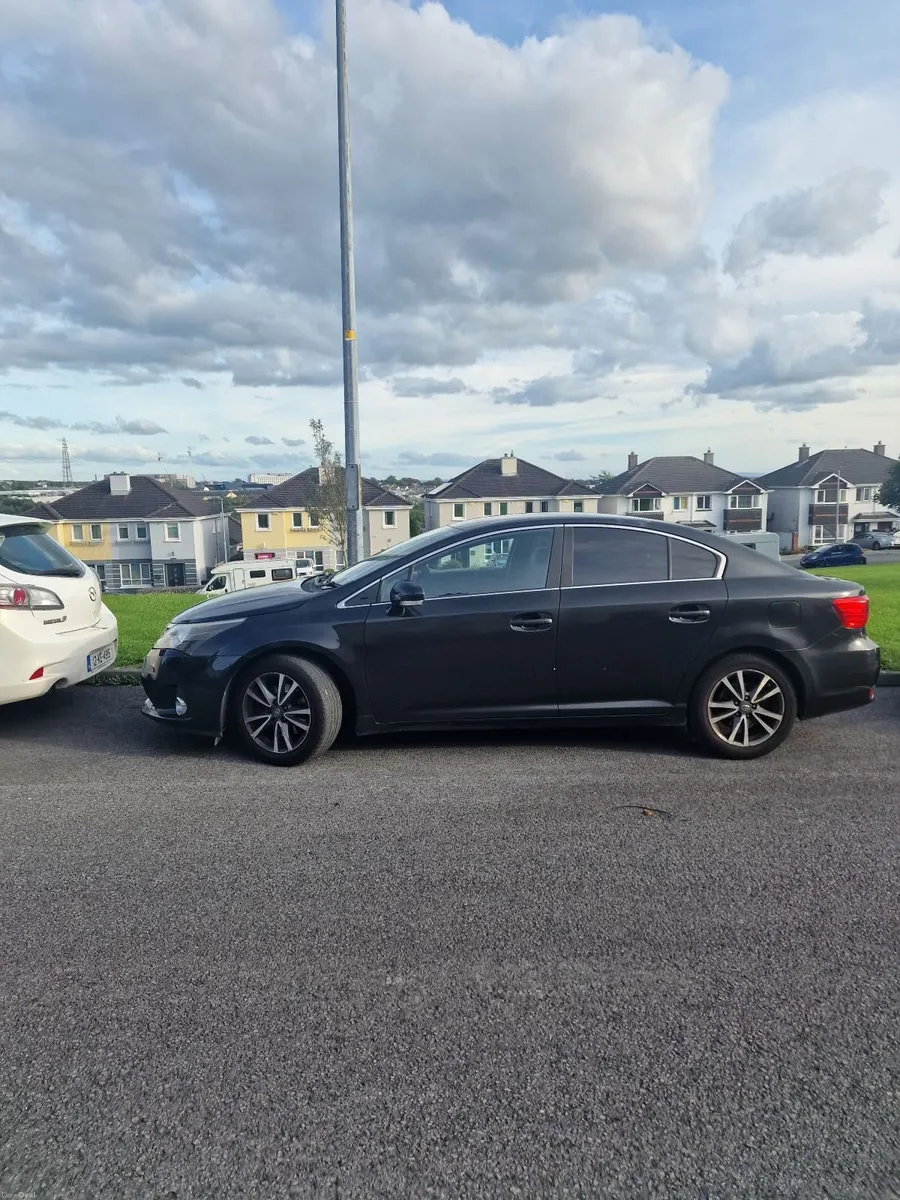 Toyota Avensis 2014 - Image 1