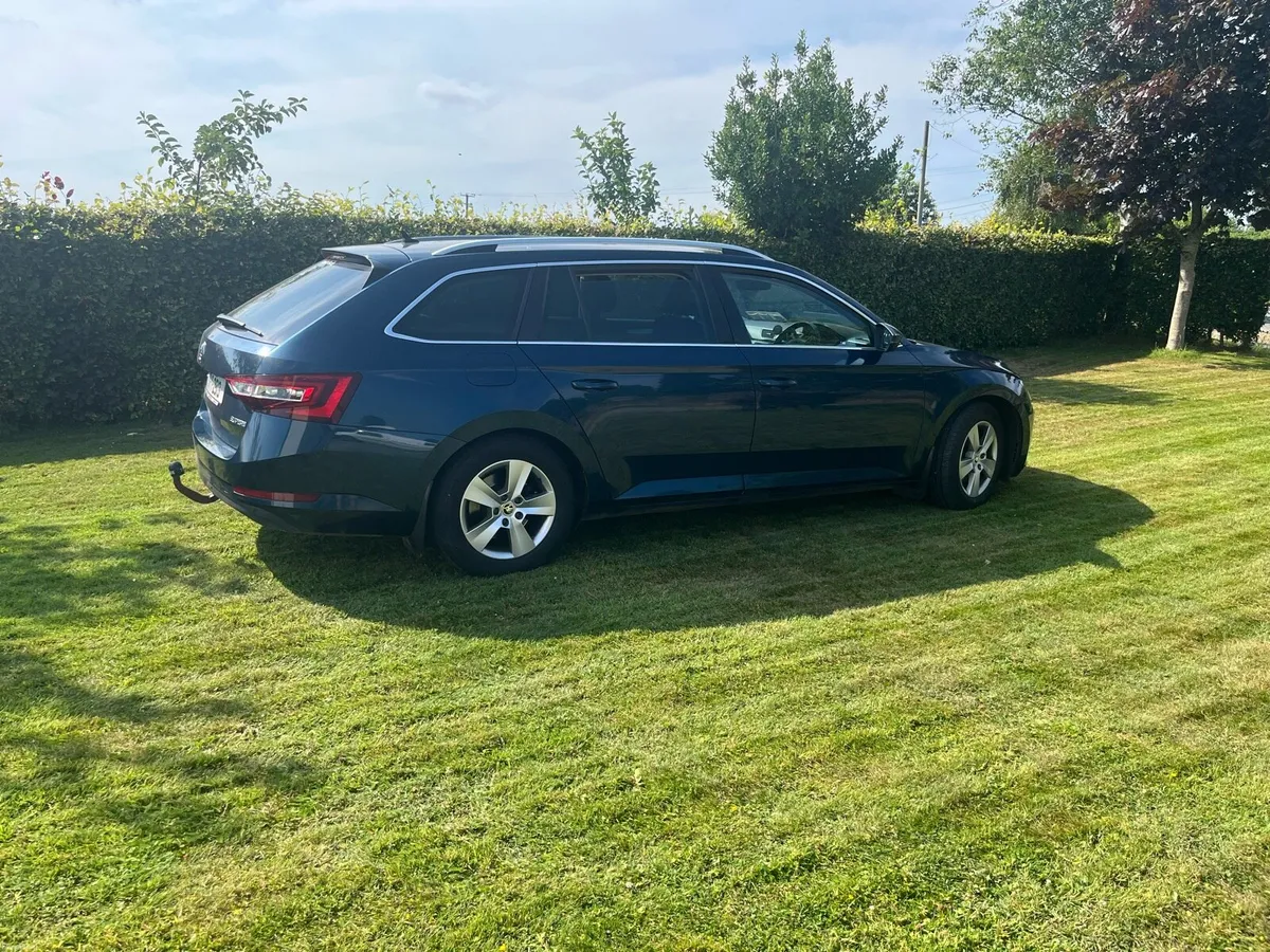 Skoda Superb - Image 2