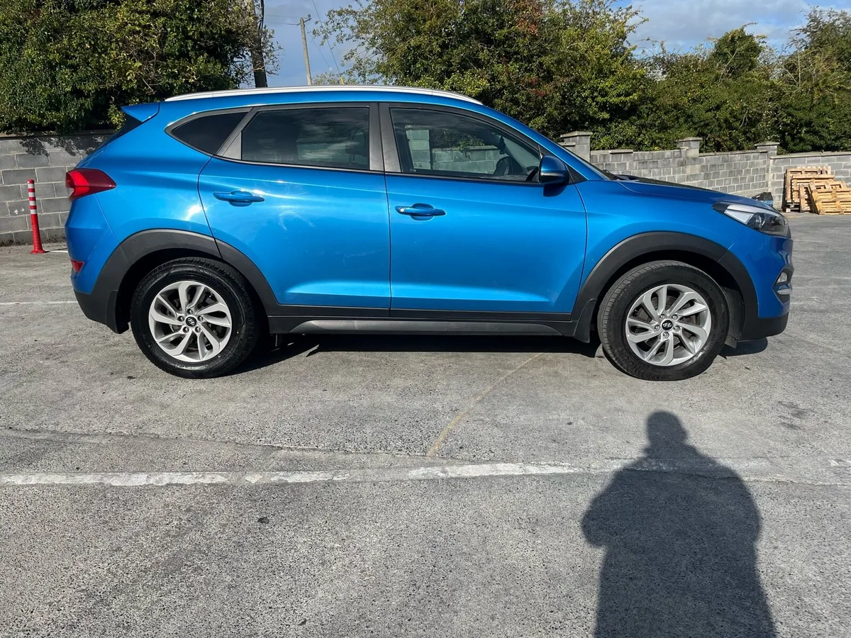 Hyundai Tucson High Spec Low KM - Image 3