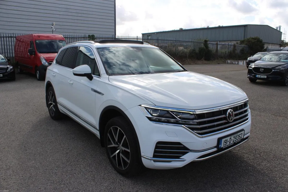 Volkswagen Touareg 3.0TDI 231HP V6 4M DSG Design - - Image 1