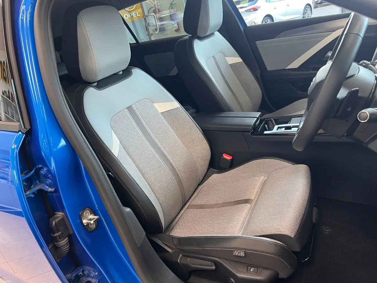 SUPERB VALUE As New Hughe Spec AUTO 15,000Kms - Image 4