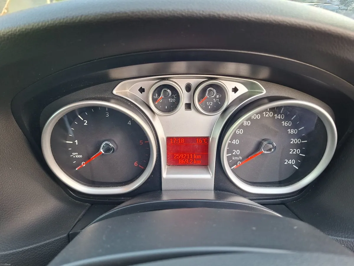 Ford Focus 2010 - Image 1
