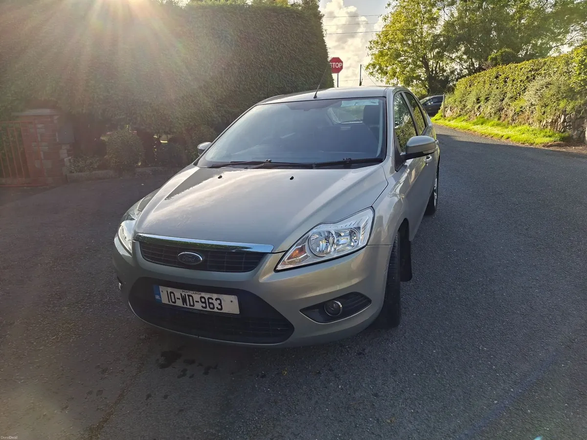 Ford Focus 2010 - Image 2