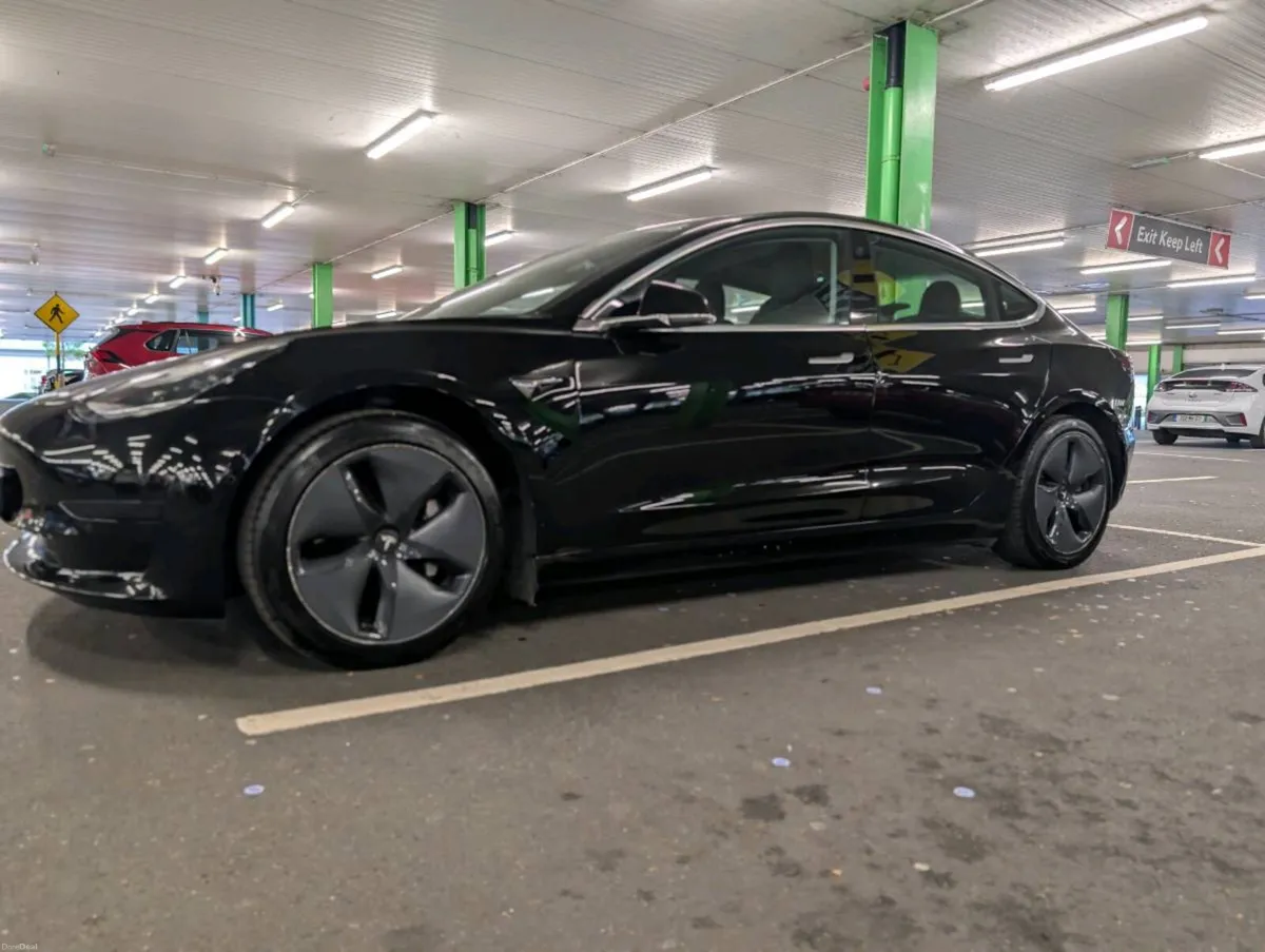 Tesla Model 3 RWD (2 year Tesla Warranty) - Image 4