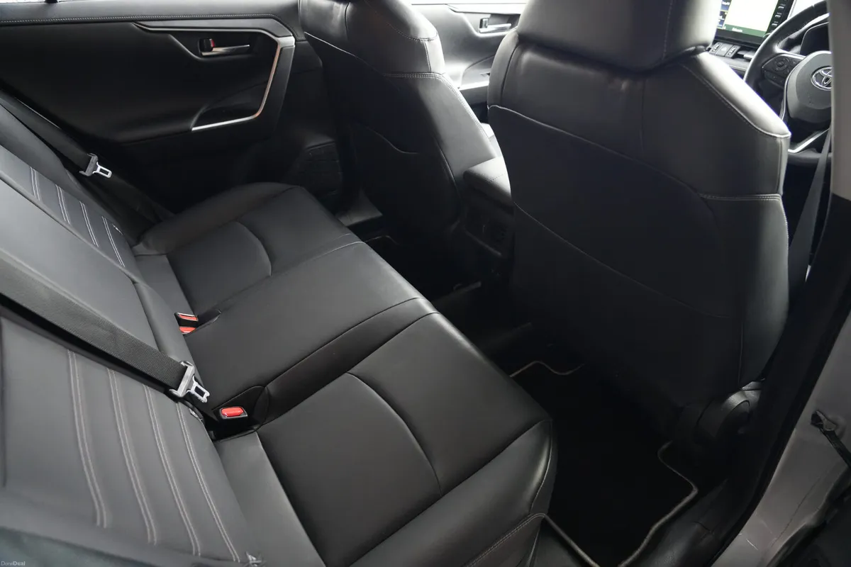 2019 Toyota RAV4 HYBRID SOL 2.5 Petrol Hybrid Auto - Image 4