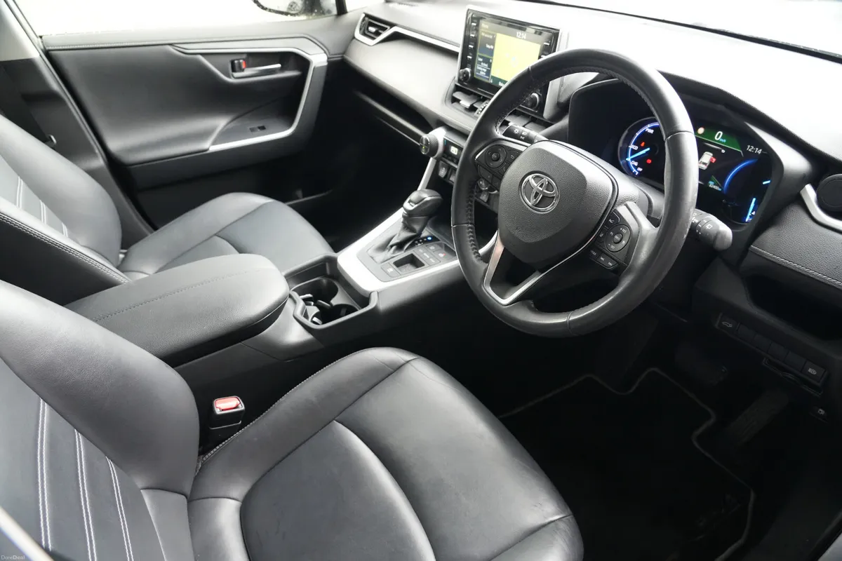 2019 Toyota RAV4 HYBRID SOL 2.5 Petrol Hybrid Auto - Image 2