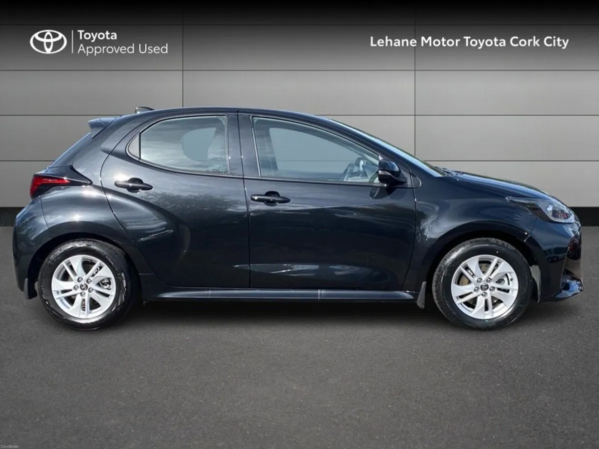 Toyota Yaris Yaris HEV Luna - Image 3