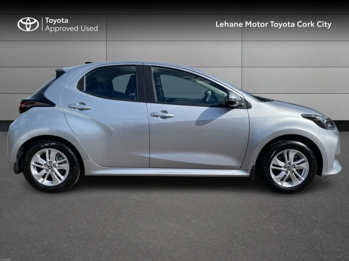 Toyota Yaris Yaris HEV Luna - Image 3