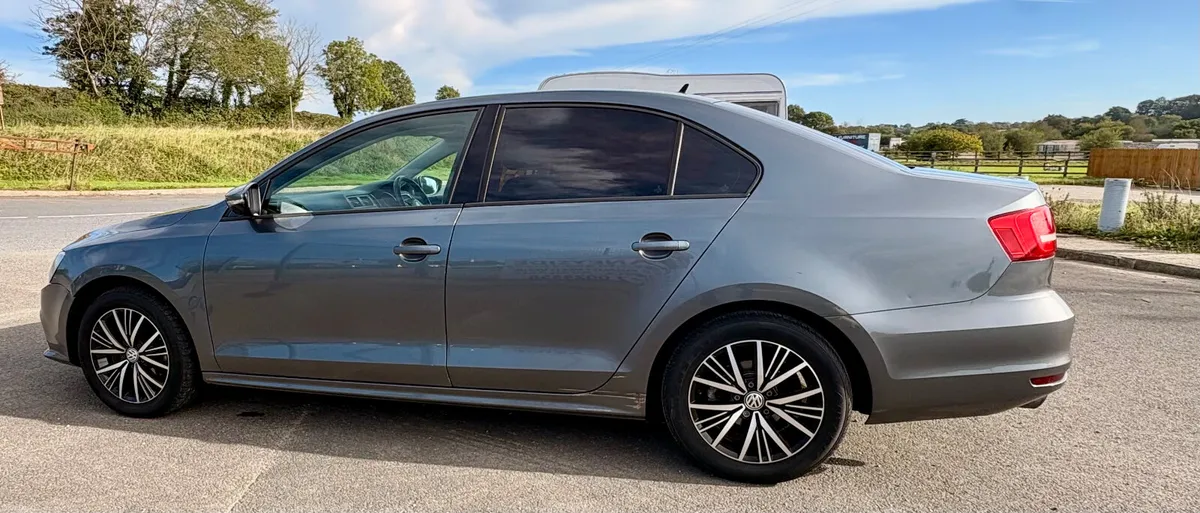 Volkswagen Jetta 2015 1.2 petrol - Image 5