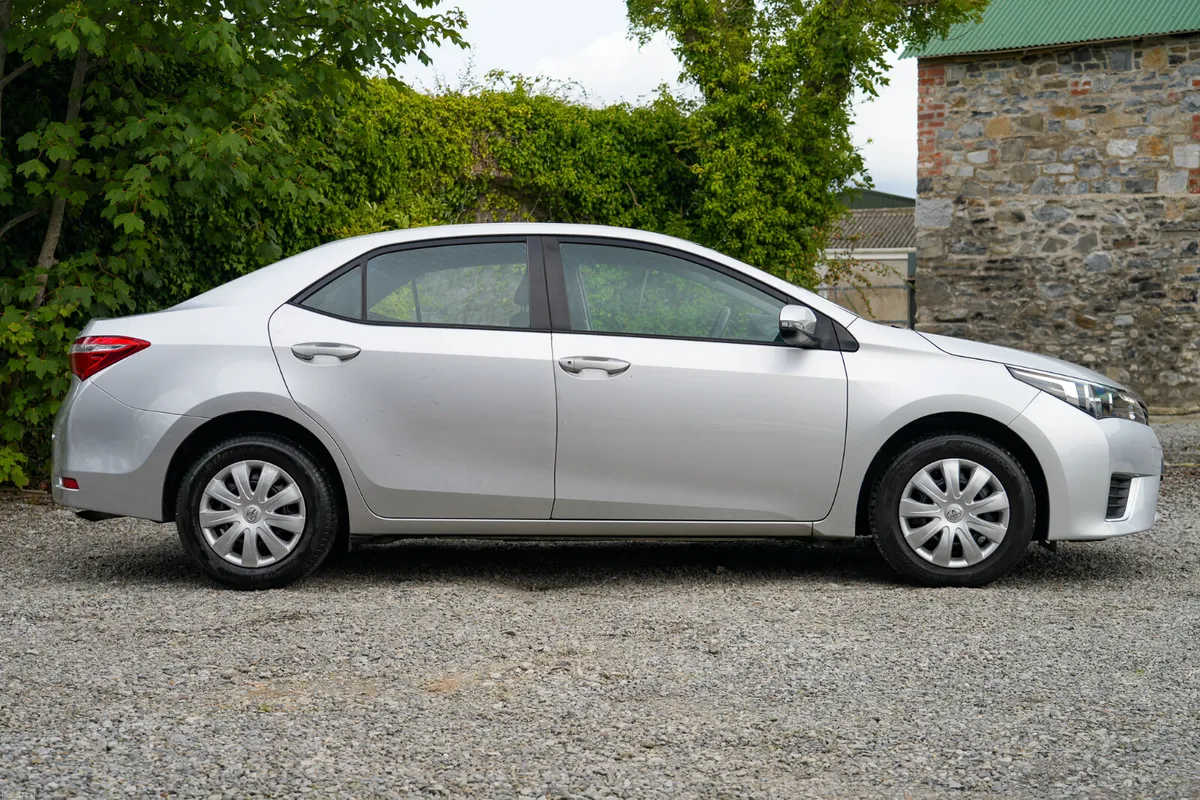 2015 Toyota Corolla 1.3 TERRA Petrol Manual - Image 6