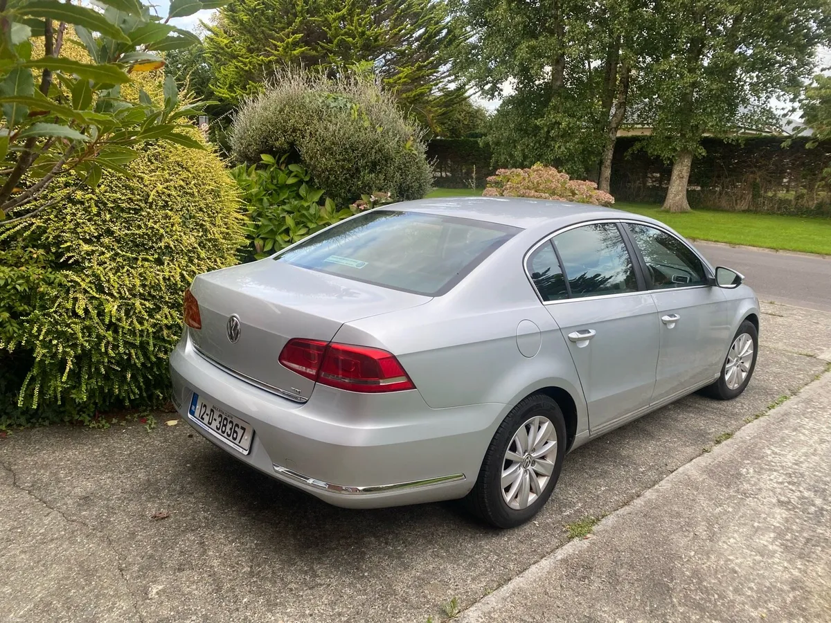 Volkswagen Passat - Image 4
