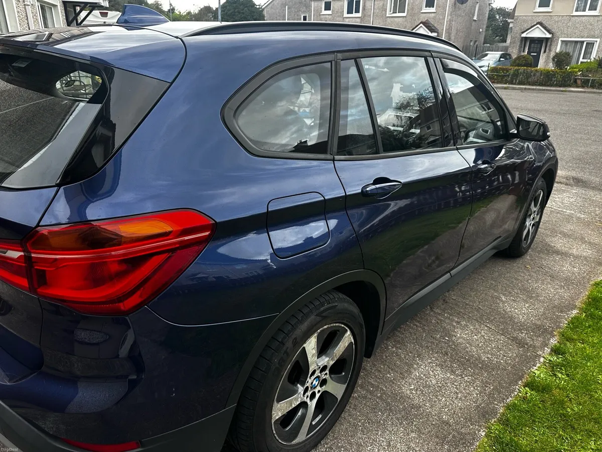 Car - Image 2