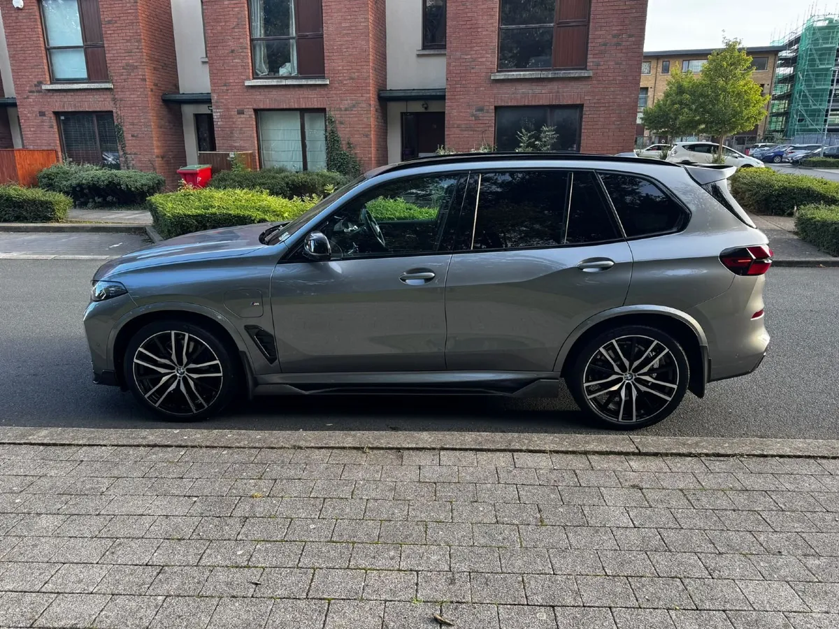 BMW X5 50e 2026,M Sport Pro, Top  Spec - Image 6