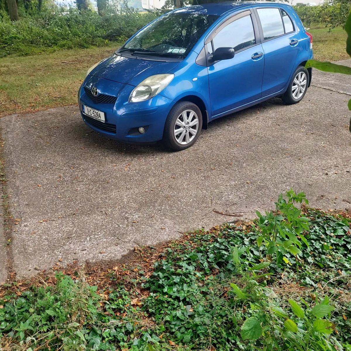 2011 Toyota Yaris Nct 07/27,Tax 11/26,Full Serv - Image 2