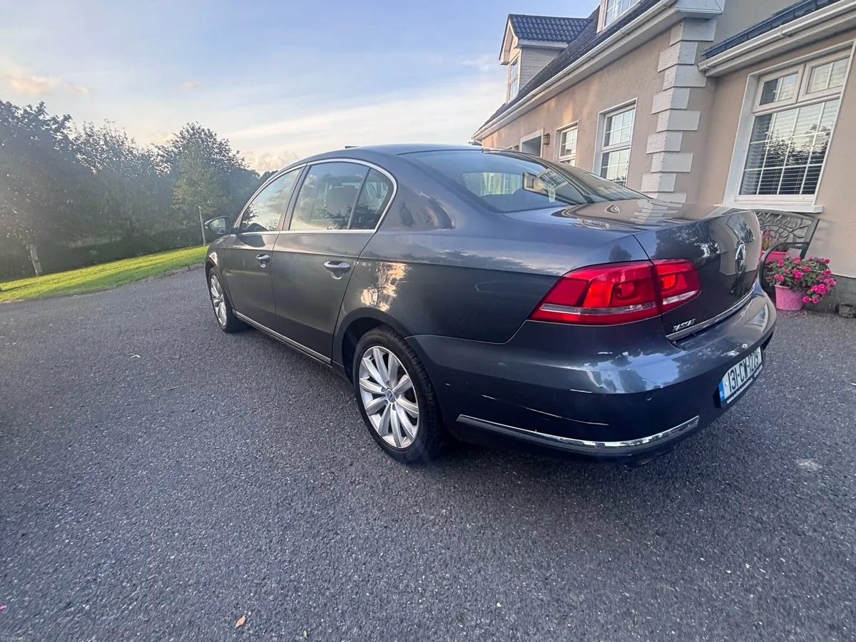2013 Volkswagen Passat - Image 3