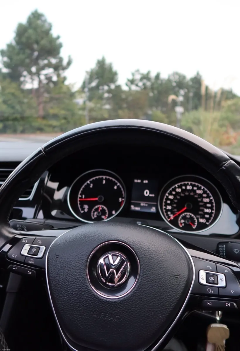 VOLKSWAGEN GOLF 1.6TDI HIGHLINE W/ PAN ROOF - Image 4