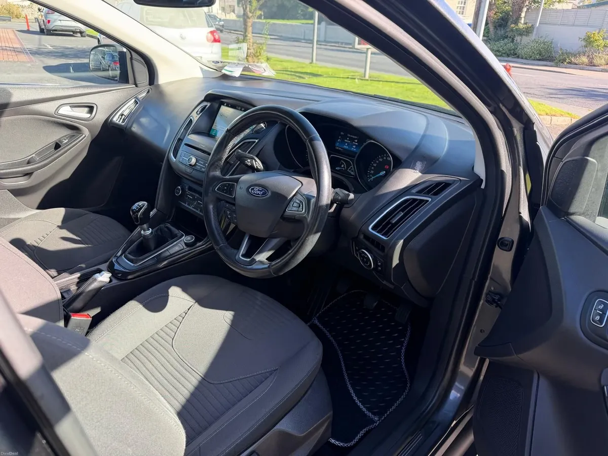 Ford Focus 2017 - Image 2