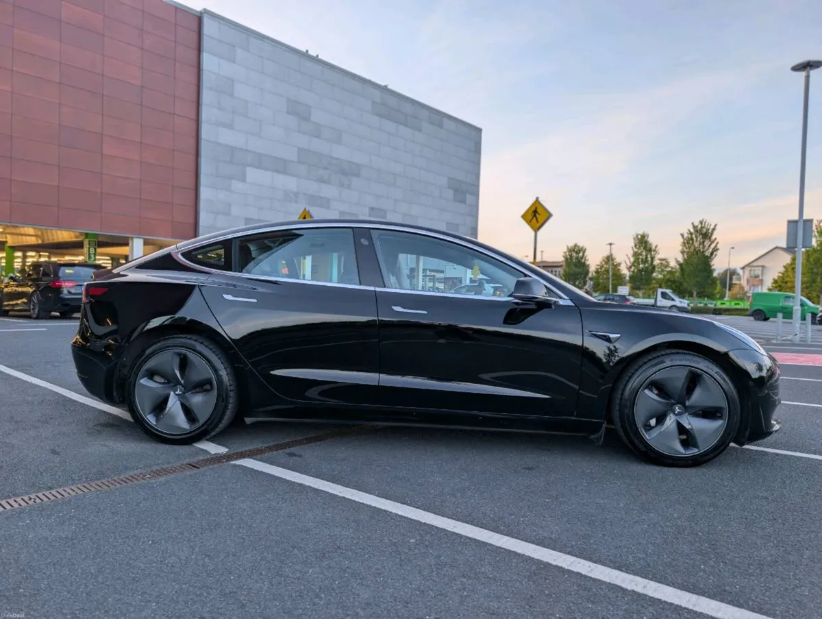 Tesla Model 3 RWD (2 year Tesla Warranty) - Image 3