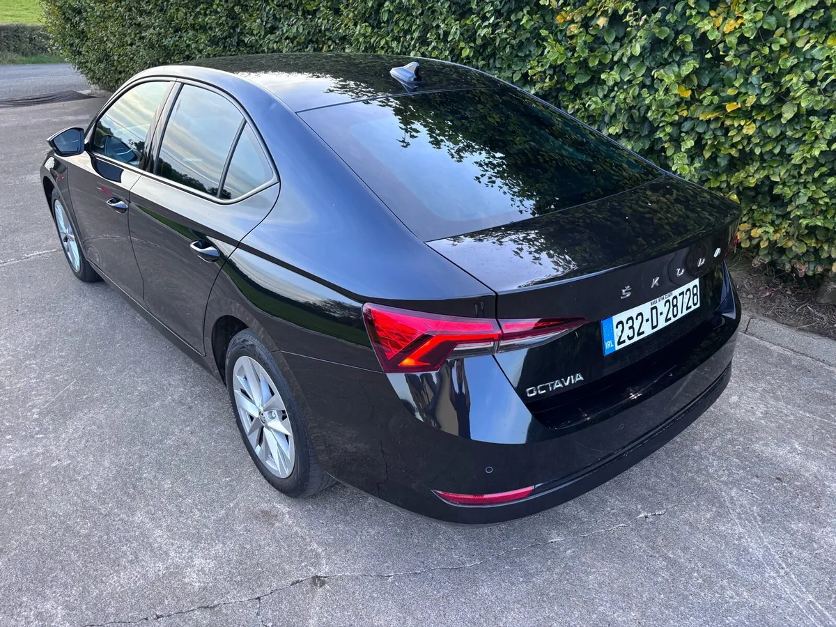 Skoda Octavia SEL Automatic - Image 3