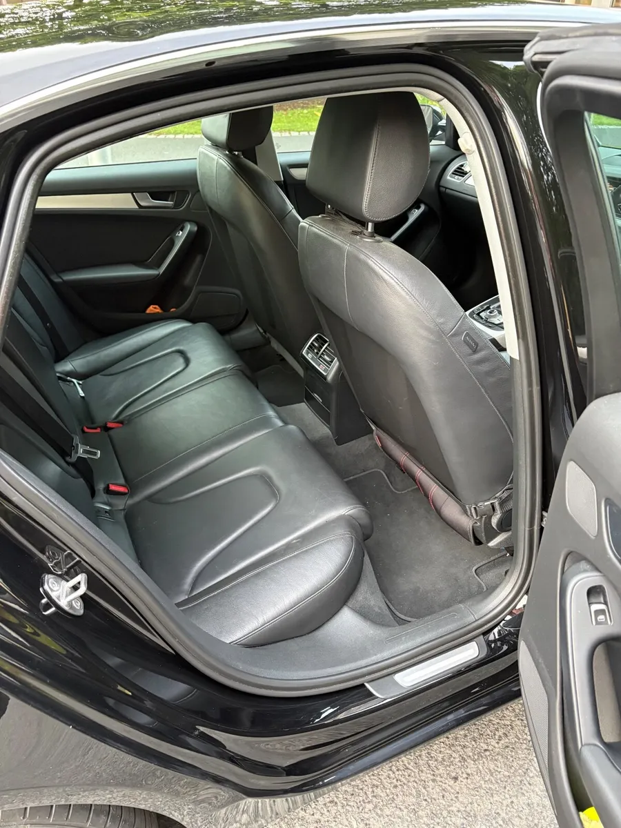 Audi A4 2015 - Image 6