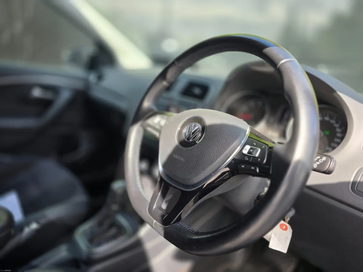 Volkswagen Polo HIGHLINE 1.2 TSI AUTO - Image 2