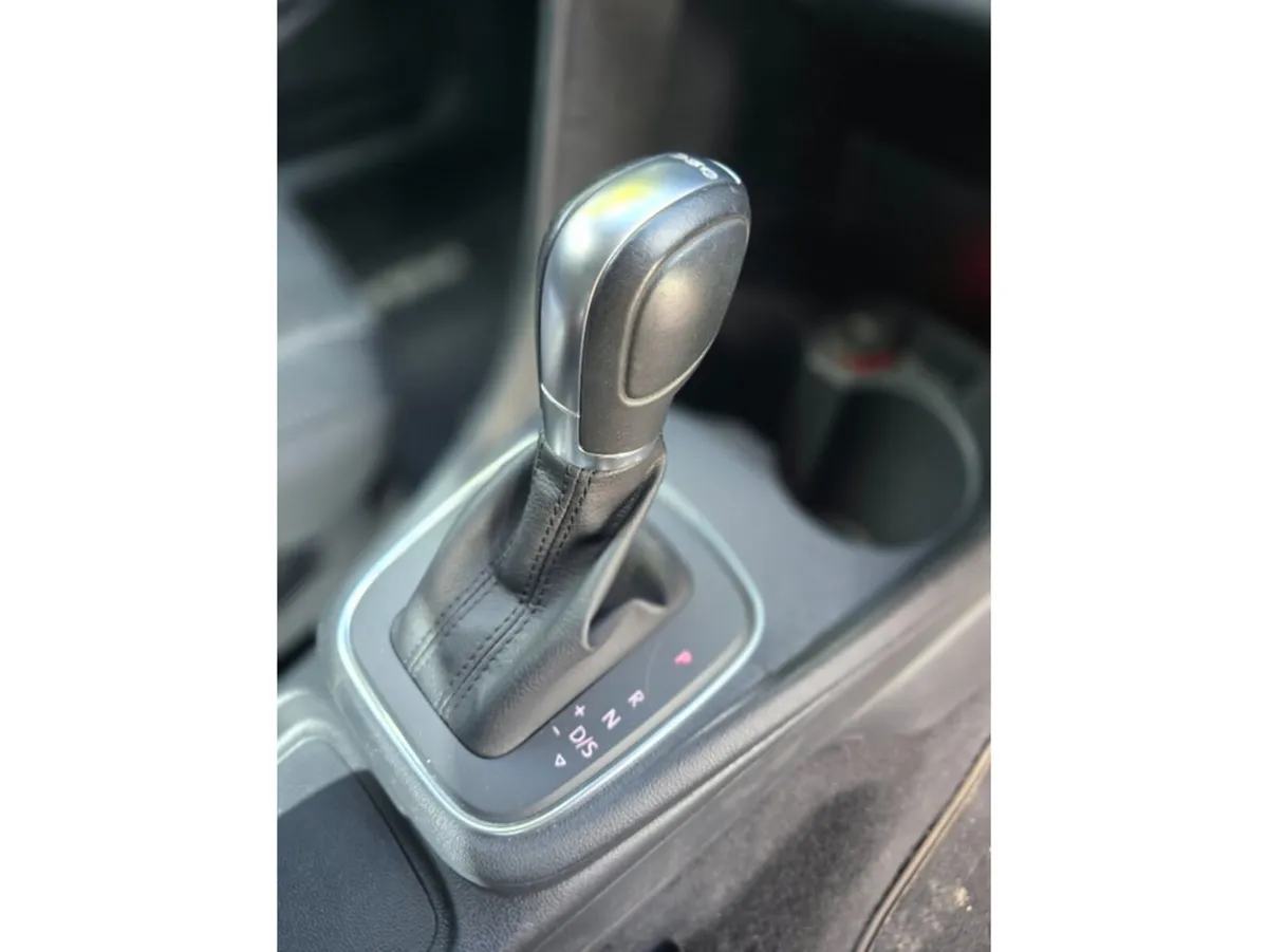 Volkswagen Polo HIGHLINE 1.2 TSI AUTO - Image 3