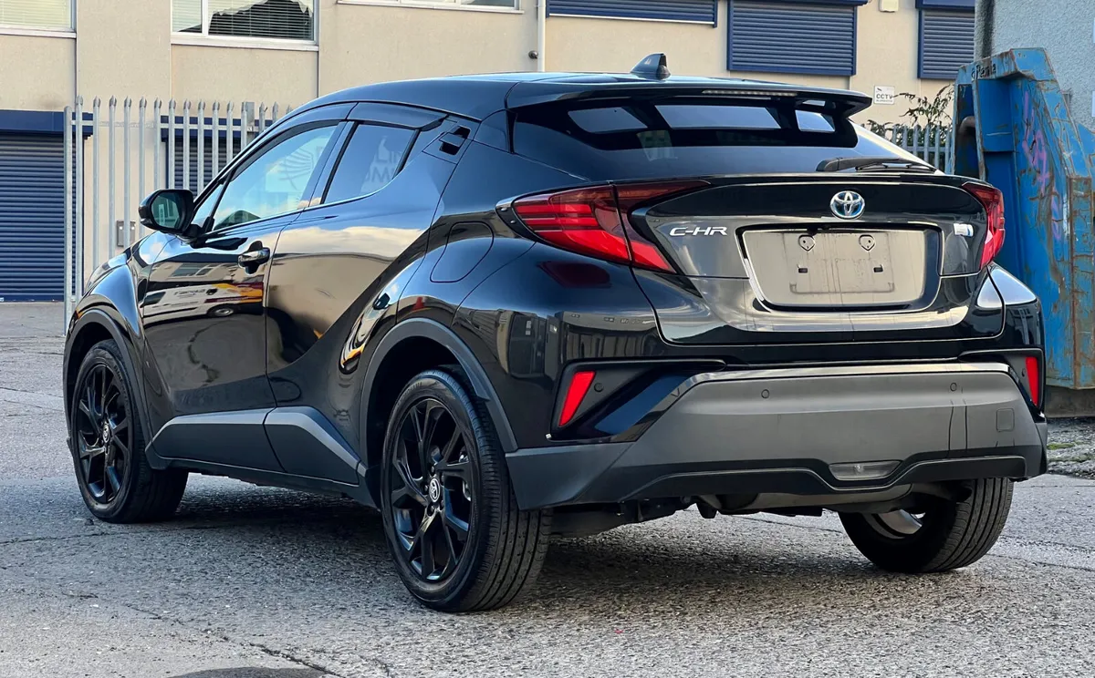 2020 Toyota C-HR G Nero Edition*Leather seats* - Image 5
