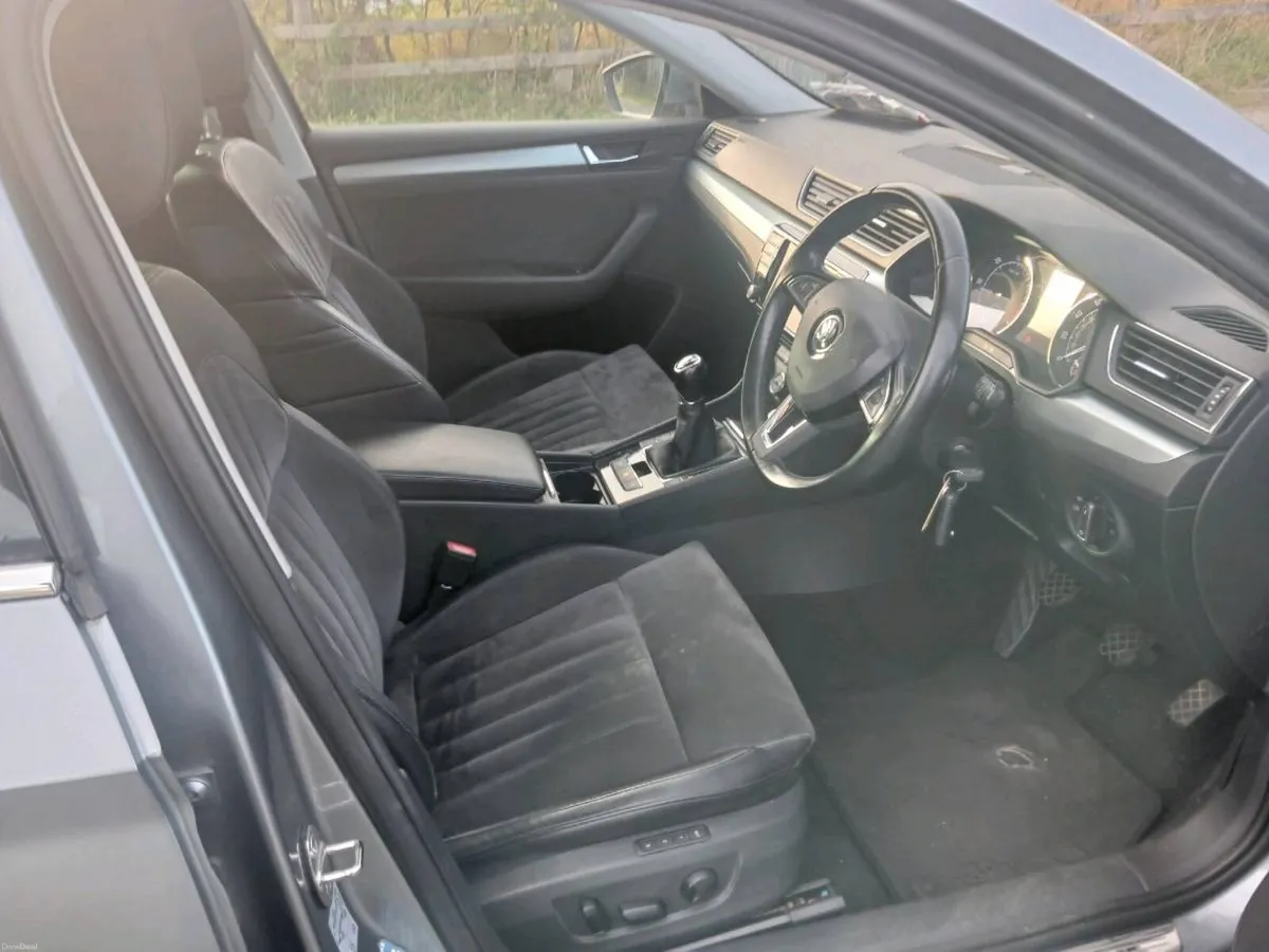 Skoda superb estate - Image 6