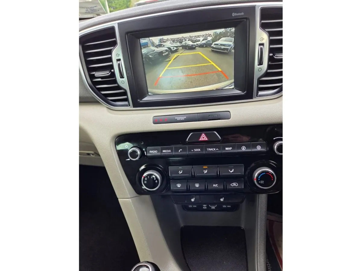 Kia Sportage 1.7 Platinum 5DR - Image 6