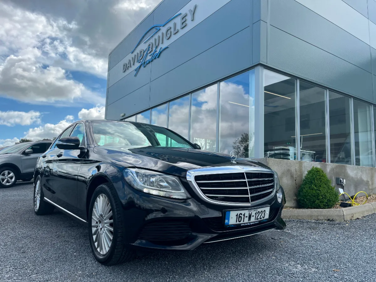 Mercedes-Benz C-Class C 180 Exclusive AUTO 4DR*QUA - Image 2