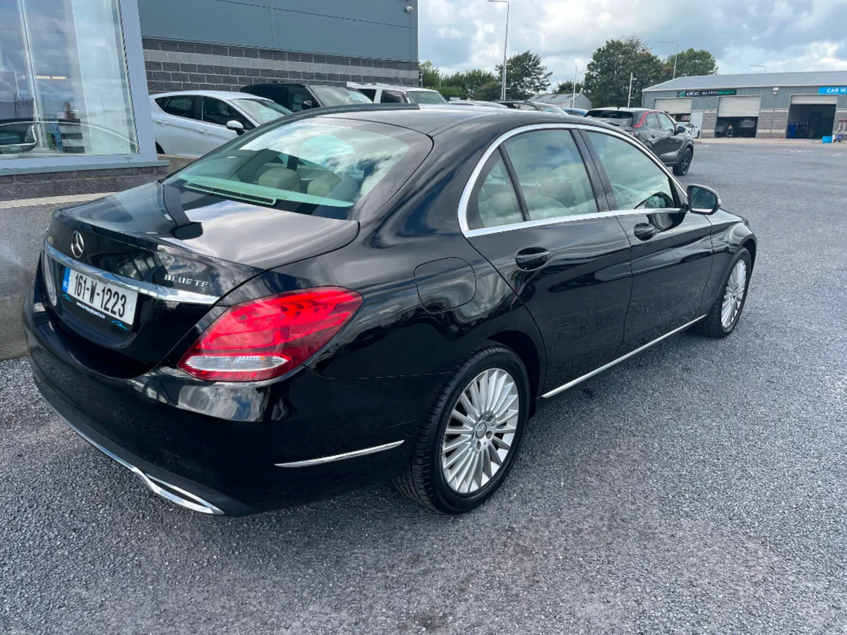 Mercedes-Benz C-Class C 180 Exclusive AUTO 4DR*QUA - Image 3